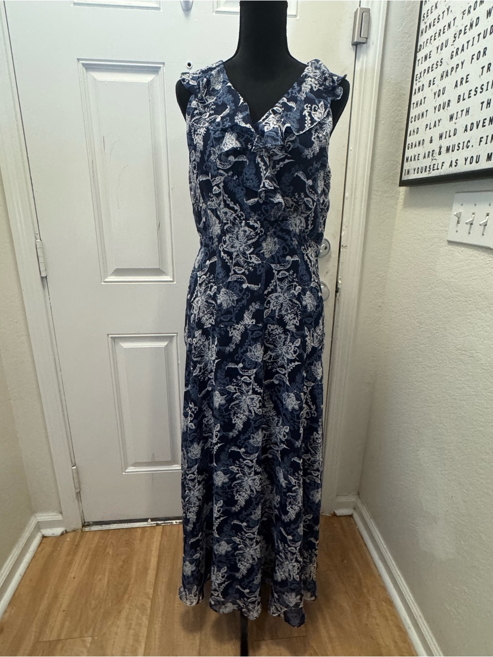 Ronni Nicole Navy and White Floral Ruffle Maxi Dress 0348